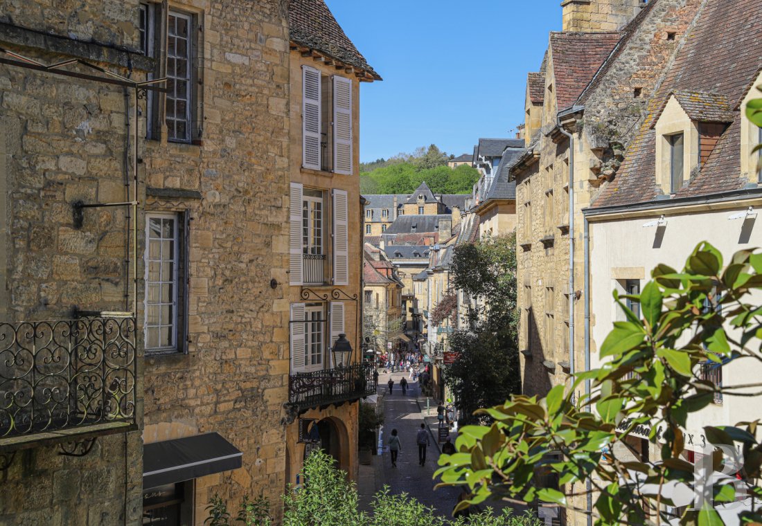 A 1920s house surrounded by a large park in the heart of Sarlat, in the Dordogne - photo  n°57